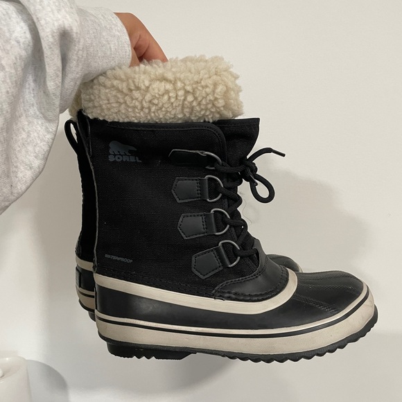 Sorel Winter Carnival Waterproof Boots Size 6 - Picture 2 of 7